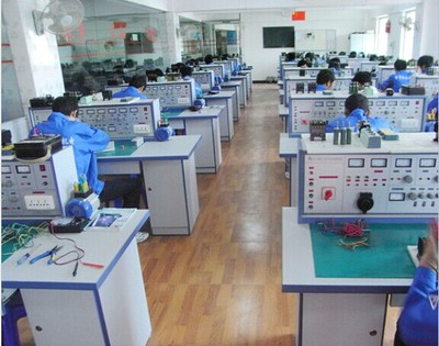 云南省電子信息技工學(xué)校計(jì)算機(jī)網(wǎng)絡(luò)設(shè)備的安裝與維護(hù)專業(yè)初級(jí)中學(xué)生報(bào)名指南